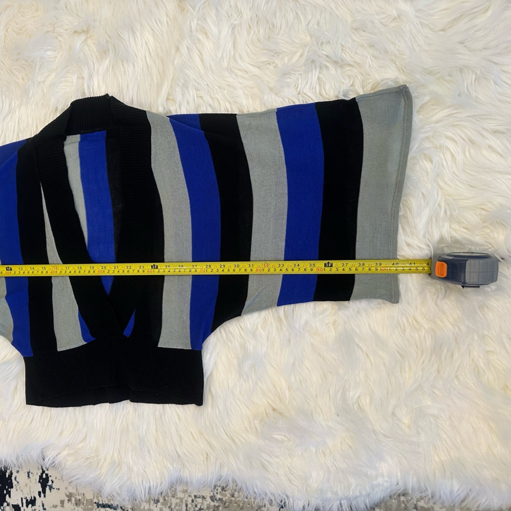 Multi - Colored Cropped Sweater - Picture 7 of 9